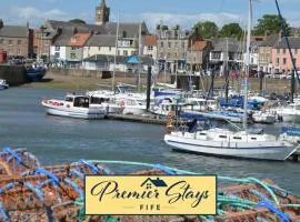 Tall Ship - Three-bedroom coastal house with sea views