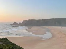 Natalie's tiny house- 6 minutes from the beach!