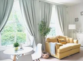 London Oval Apartment