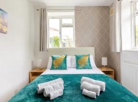 Spacious Two Bedroom Apartment in Battersea, Free Parking