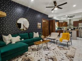 Luxe 4bd - Movie, Games - Centrally Located, hotel v destinaci Lincoln