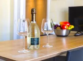 Hostly-Ai Due Passi Apartment