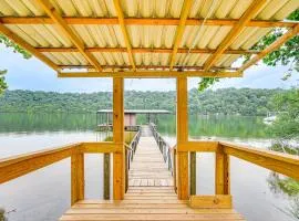 Cozy Cottage with Deck Walk to Lake of the Ozarks!
