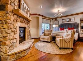 McCoy Peak 201 by East West Hospitality, hotel em Beaver Creek