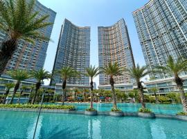Gold Coast Apartment PIK Luxury Sea View by stay with E, hotel di Jakarta
