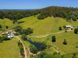 Hinterland Hideaway Farm Stay