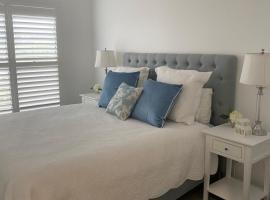 Hamptons Luxury, bed & breakfast σε Aberglasslyn