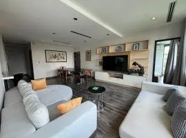 W8 CONDO, TOP Floor LUXE 3 Bedroom Penthouse, Hip central Bangkok area, 5 mins from Thonglo BTS station