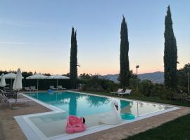 AGRITURISMO LA CORTE DEI CAVALIERI, hotel v destinaci Montefalco