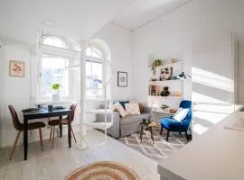 Central Lux Condo In Downtown