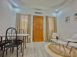 RRJ Bungalow 2 1BR,2AC 4 mins walk to the beach, bungalow in General Luna