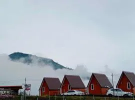 Baan Phak Sai Lom Nao