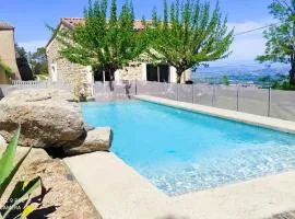 Villa spacieuse -Vue exceptionnelle- Piscine