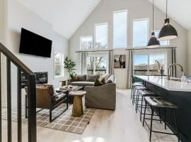 New Biltmore Village 5 Bedroom Home, 2 Decks, Mtn Views