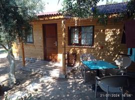 Finike Bungalow Orion, chal&eacute; alpino em Finike