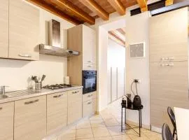 Artistic Urban Apartment
