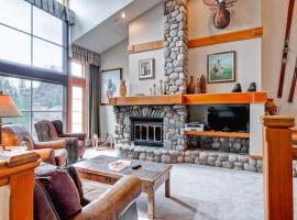 Meadows Townhome L4 by East West Hospitality, khách sạn ở Beaver Creek