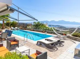 Villa Friends with private pool