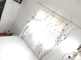 Small affordable room rustenburg, hotel v destinaci Kroondal