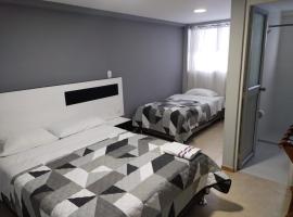 Hotel y Caba&ntilde;as Rio Mayo, hotel com piscina em Chachag&uuml;&iacute;