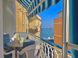 Frontemare da Anna, hotel v destinaci Giardini Naxos