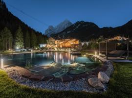 Hotel Majon Miramonti – hotel w mieście Canazei