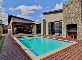 House of Bongekile 4 Bed Luxury Home 10 min from Kruger National Park, Malelane โรงแรมในมาเลเลน