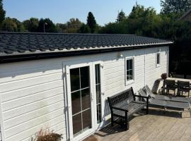TheLittleHouse-By-The-Lake, hotel v destinaci Hørsholm