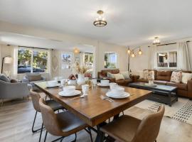 Downtown Windsor Home with Hot Tub and Pool Table, hotel in Windsor