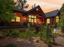 Sierra Haus Cottage with Private Lake Access, hotell i Sonora