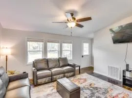 2 Mi to Lake Michigan Pet-Friendly Sawyer Apt