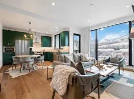Riverfront Lodge 202 by East West Hospitality