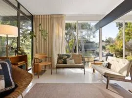 Mid-Century Gem in Pacific Palisades