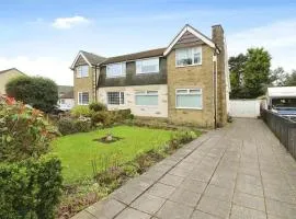 Luxury Home in Low Moor