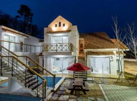 Meteora Pension, vila v destinaci Damyang