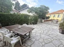 Appartement 2 pièces climatisé avec terrasse et parking, proche centre Sainte-Maxime - FR-1-780-84