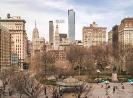 Lovely Room at 3 bedroom Apt at the heart of East Village, ξενώνας στη Νέα Υόρκη