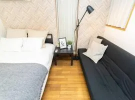 韓国新大久保通りすぐの一軒家で楽しむ東京旅行8名様 Korea Shinokubo off the street A house for 8pax