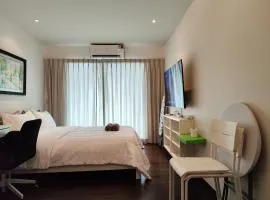 Rawai Beachfront - Studio room on 2 floor