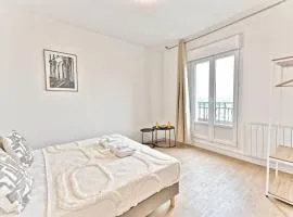 Studio lumineux et moderne à Montreuil - II