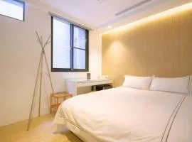 Mini West Hotel