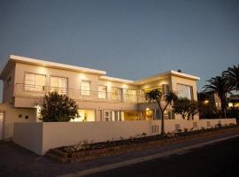 Huus Dejuna, hotel en Melkbosstrand