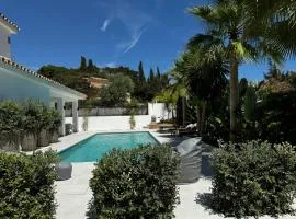 Family Holiday Bliss in Marbella- Beautiful Brand-New 4 Bedroom VILLA with Garden, Private Pool & Jacuzzi, Marbesa 500 m to the Cabopino Beach