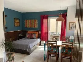 Chic & Practical Studio, 5 min to center & beach