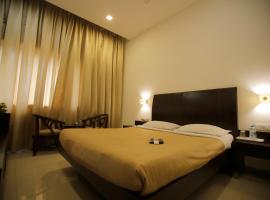 Laxmi MultiPurpose, hotel v destinaci Viravdi
