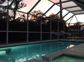 The Manasota Beach House private Pool & Jacuzzi close to the beaches PET FRIENDLY