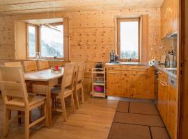 Family accommodation Oberbergstrassse for 5 persons Parpan, hotel v destinaci Parpan
