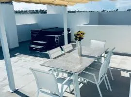 Alicante City Beach Jacuzzi Luxury Penthouse with Rooftop Terrace