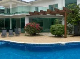 Casa de Praia em Condomínio Hanga Roa Bertioga