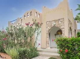 Ocean Breeze 2BR Escape Walk to the Waves